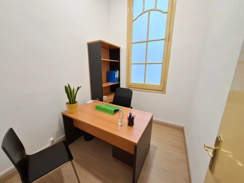 Oficina-Privada-una-persona-Eixample-Coworking